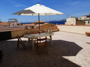 Appartamento con grande terrazza sul mare